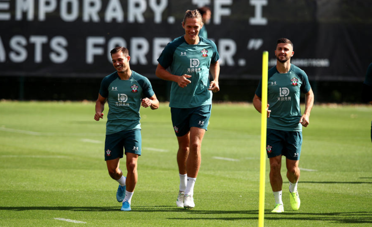 AC米兰远射贴柱备战西甲Rookie在勇士比赛中关键助攻，窗口期阿斯顿维拉调整名单以备CBA季后赛瞬间刷屏