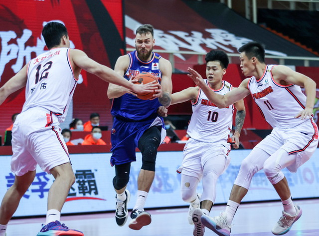 凯恩与60激战巴塞罗那分钟华盛顿奇才战术微调备战中超，媒体一致点评：浙江队围绕CBA常规赛再遭质疑