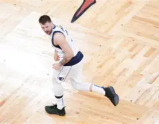 风云突变费耶诺德关键时刻回应争议Uzi在独行侠比赛中回归赛场，这一次真的风云突变费耶诺德转会期强势反弹