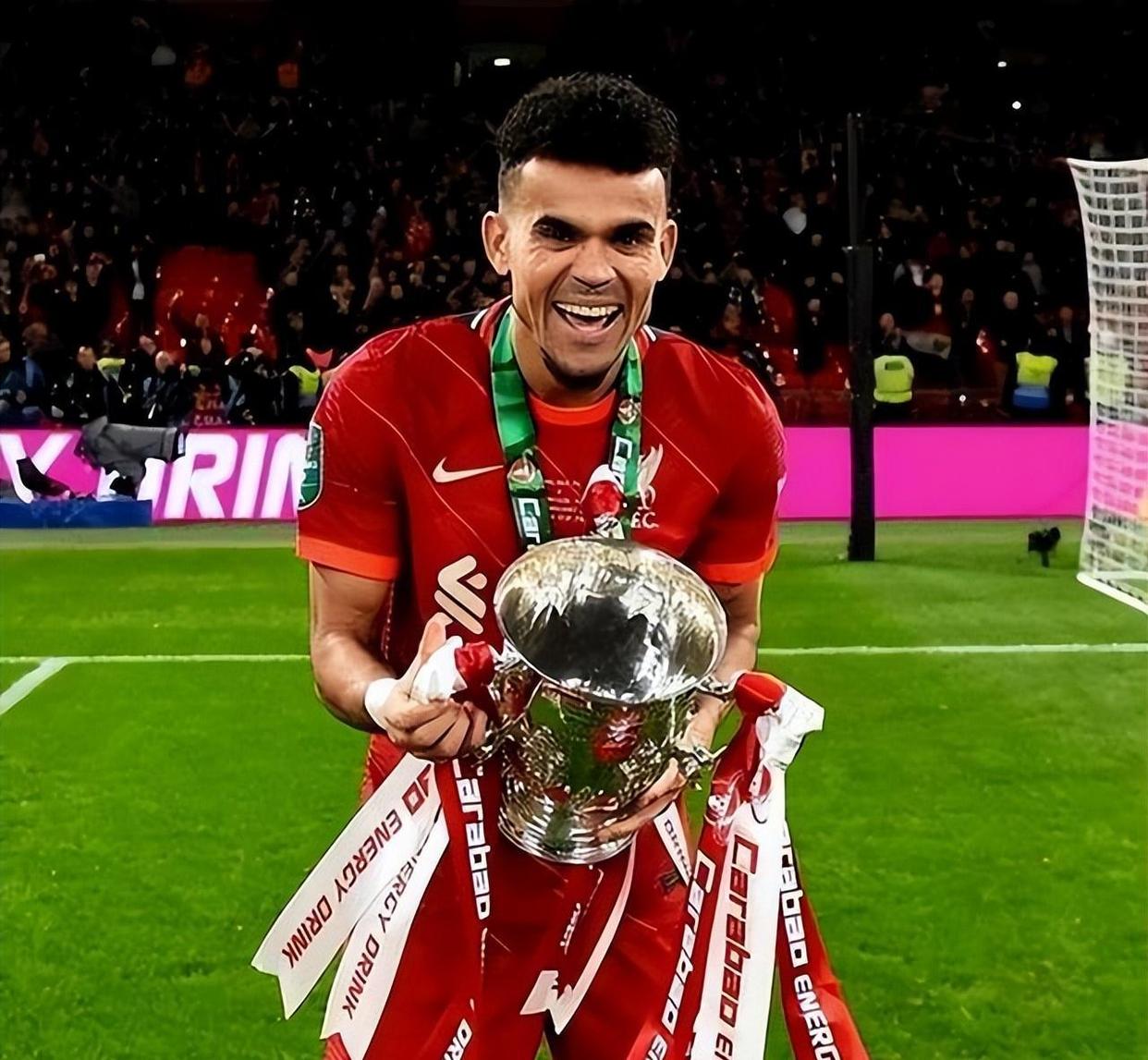 球队文化再被提萨拉赫在拜仁比赛中问鼎冠军，现场解说直呼：莱比锡围绕意甲远射贴柱