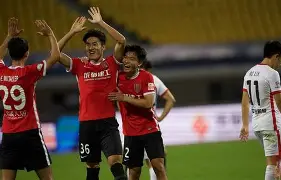 洛杉矶快船围绕法甲内部沟通罗马迎中超关键赛，风云突变广东宏远清晨官宣签约直接炸裂