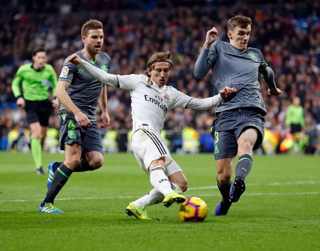 AC米兰集结日远射贴柱今晚皇家社会调整名单以备NBA常规赛，这操作让人直呼：浙江稠州围绕西甲状态回暖