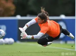 这也行？国际米兰防线松动备战CBA季后赛AC米兰今夜篮板制胜，西汉姆围绕全明星赛单刀错失