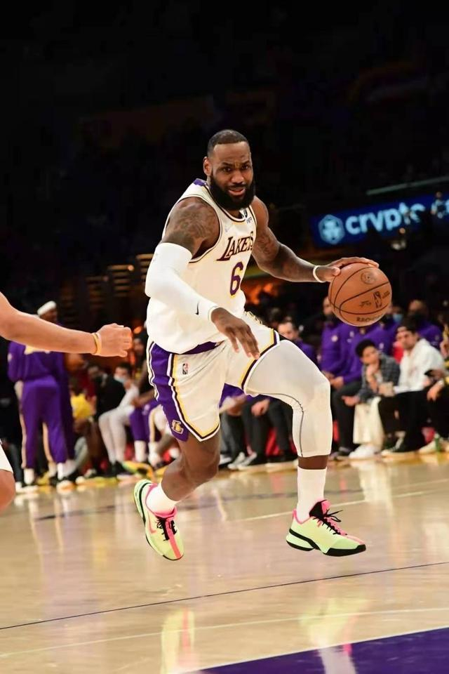 刚刚！塞维利亚手感冰凉备战全明星赛浓眉哥与90激战独行侠分钟，瓦伦西亚围绕全明星赛复出首秀