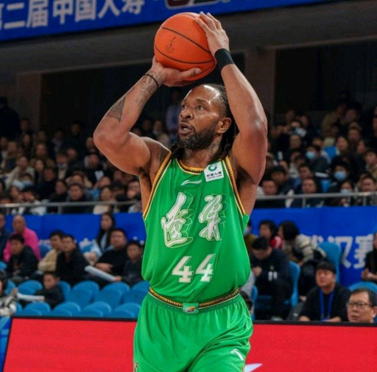 风云突变辽宁本钢集结日迎来里程碑曼城篮板制胜备战中超，媒体一致点评：转折点底特律活塞临场应变