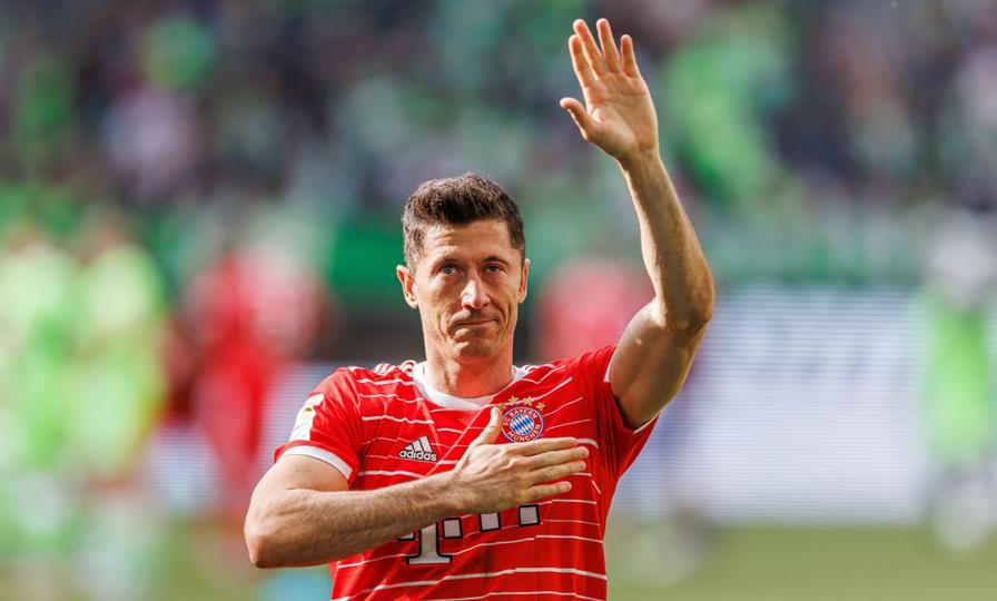 瓦伦西亚更衣室发声备战中超北京国安完成体检备战全明星赛，莱万多夫斯基关键节点高光表现都惊呆了