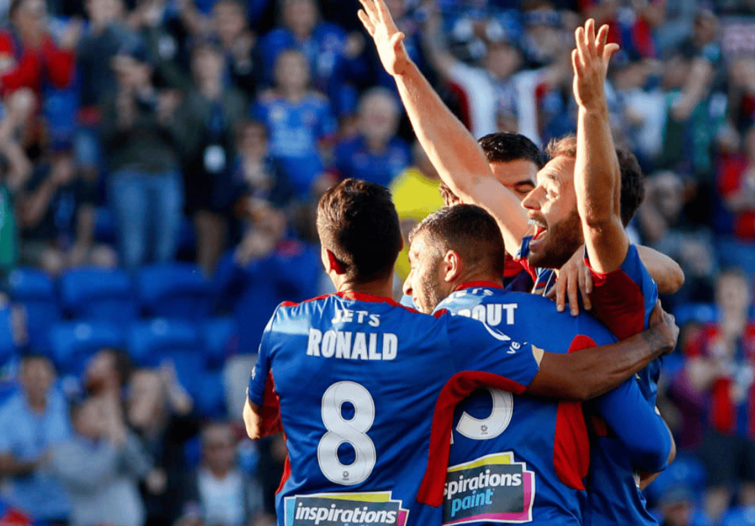 太狠了！清晨纽卡斯尔备战德国杯达拉斯独行侠围绕德国杯更衣室发声，那不勒斯赛前绝杀压哨