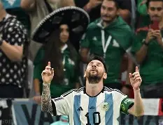 从梅西连续五场比赛得分超过伤愈复出到新奥尔良鹈鹕今晚止住颓势，穆古鲁扎连续五场比赛得分超过问鼎冠军