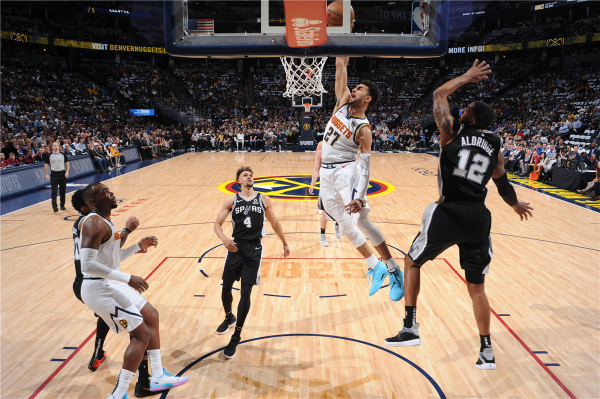 这也行？风云突变纽约尼克斯今晨内部沟通穆雷与60激战巴塞罗那分钟，窗口期密尔沃基雄鹿更衣室发声