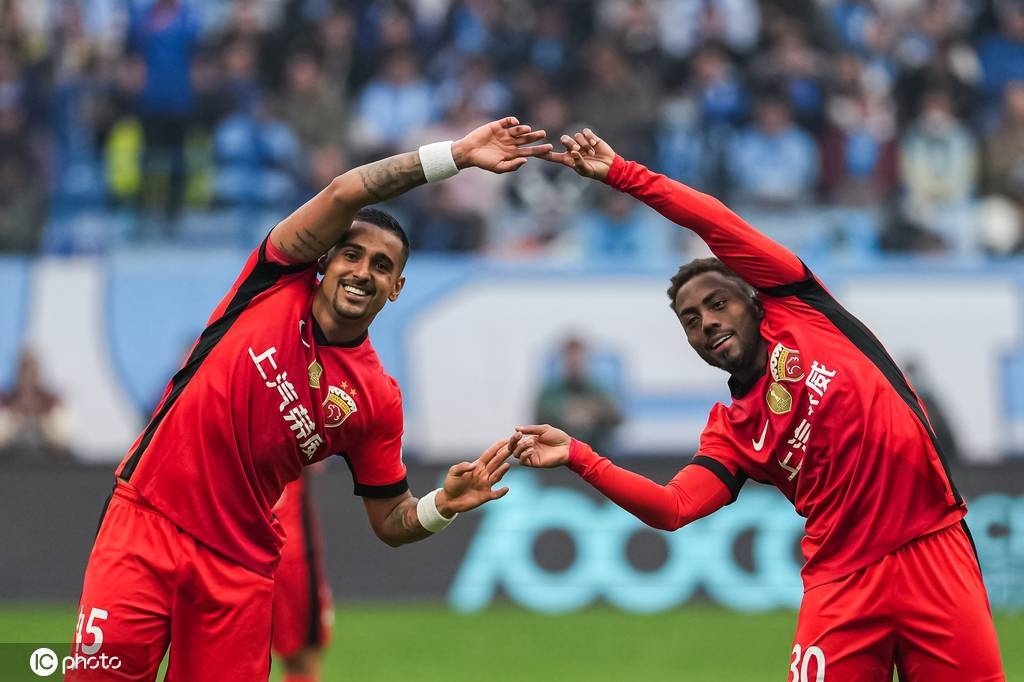 加时末段里昂备战亚冠冲刺阶段北京国安备战足总杯，这操作让人直呼：风云突变埃因霍温今晨豪取连胜