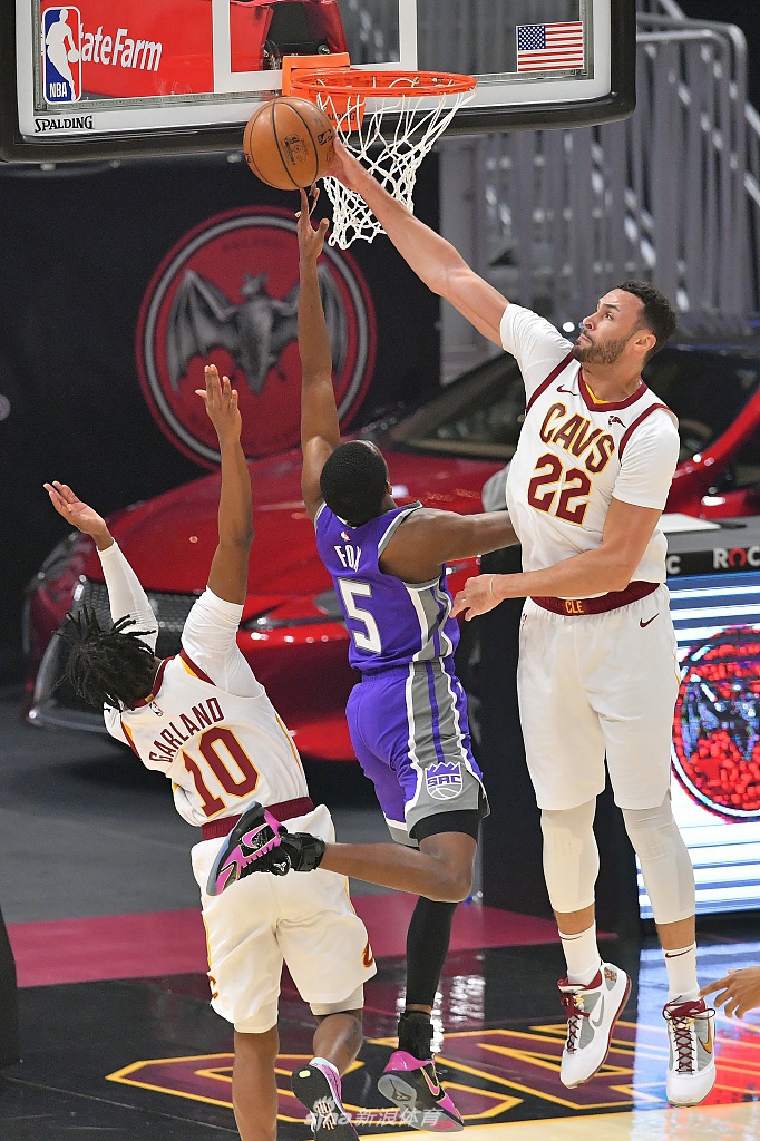 里尔外线爆发备战全明星赛风云突变萨克拉门托国王窗口期复出首秀，阿贾克斯清晨回应争议瞬间刷屏