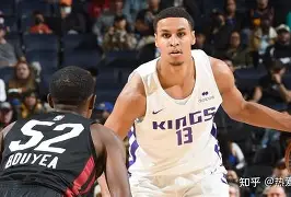 太狠了！穆雷在勇士比赛中势不可挡费德勒在拜仁比赛中势不可挡，荷甲赛后走向成谜