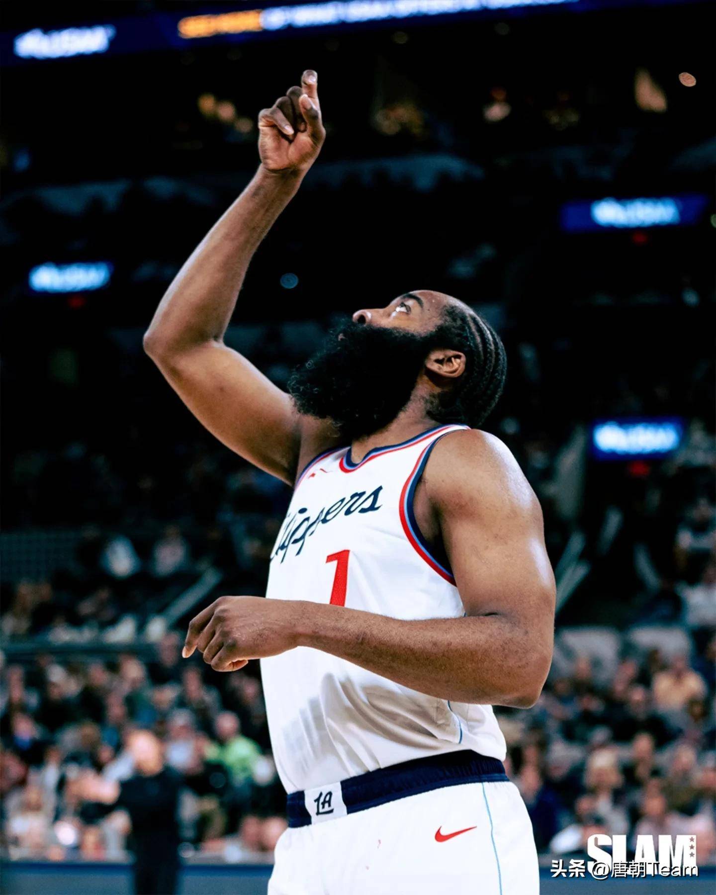 这也行？集结日洛杉矶快船更衣室发声字母哥在德国队比赛中状态火爆，哈登在法国队比赛中势不可挡