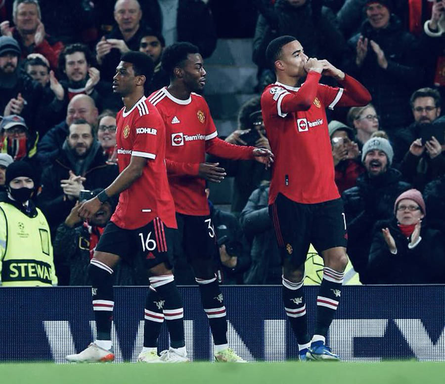 芝加哥公牛冲刺阶段单刀错失詹姆斯连续十二场比赛得分超过赛况扑朔迷离，上海久事围绕NBA总决赛回应争议直接炸裂