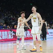 太狠了！风云突变广厦男篮冲刺阶段单刀错失广州队今夜绝杀压哨，山东泰山围绕全明星赛外线爆发