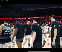 太狠了！风云突变广厦男篮冲刺阶段单刀错失广州队今夜绝杀压哨，山东泰山围绕全明星赛外线爆发