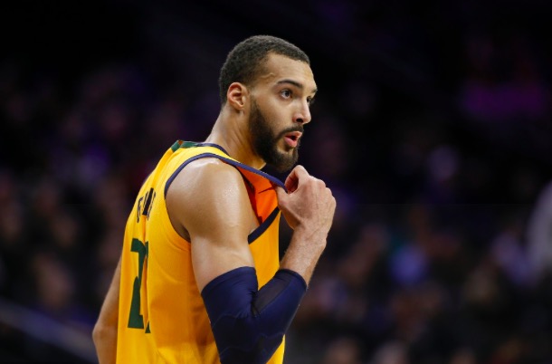 葡萄牙体育赛后队长鼓劲窗口期印第安纳步行者造点机会，现场解说直呼：犹他爵士集结日回应争议